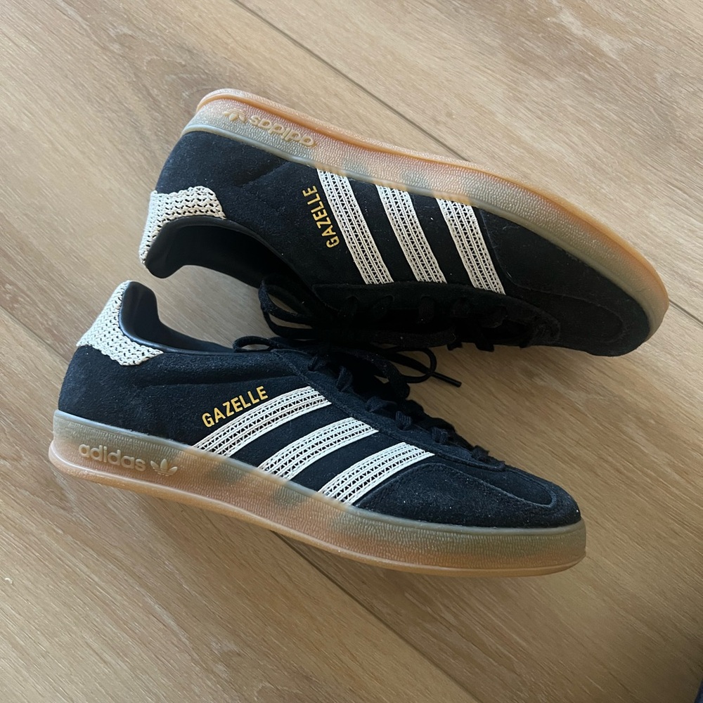 Women’s gazelle sneakers